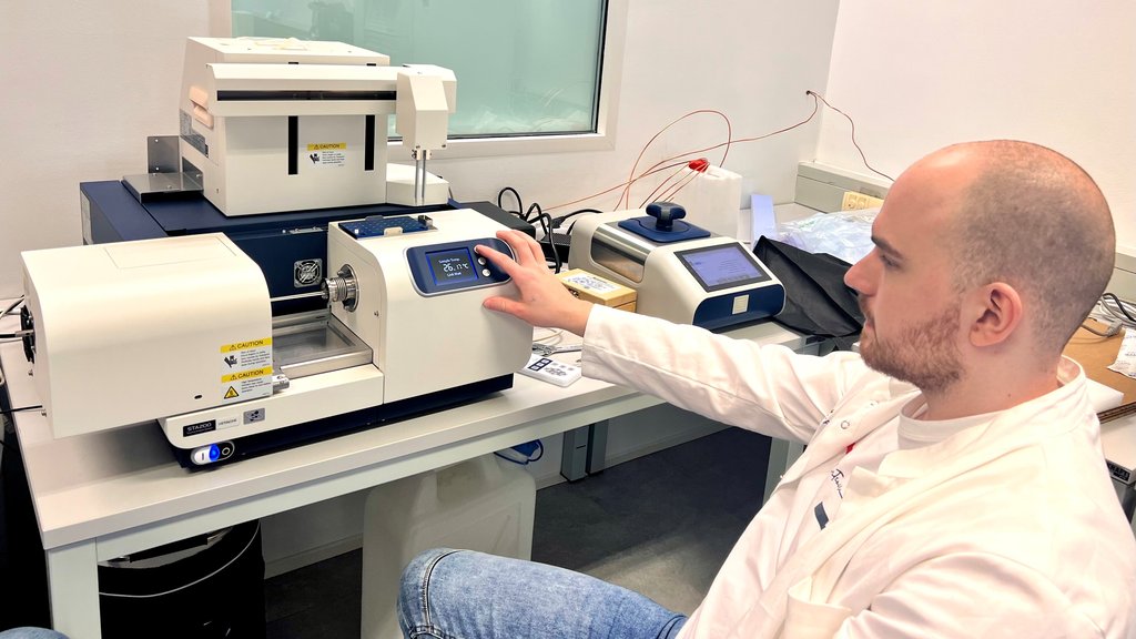 LN fotka Lab AXL SLO